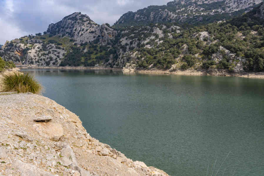 Mallorca - Serra de Tramontana 12 - embalse dels Gorg Blau.jpg